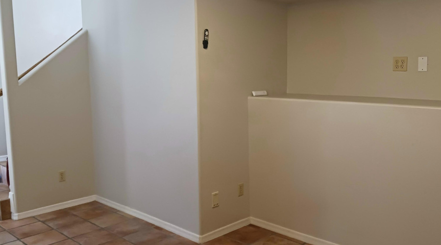 511 N Hemlock Circle Foyer Alcove 2