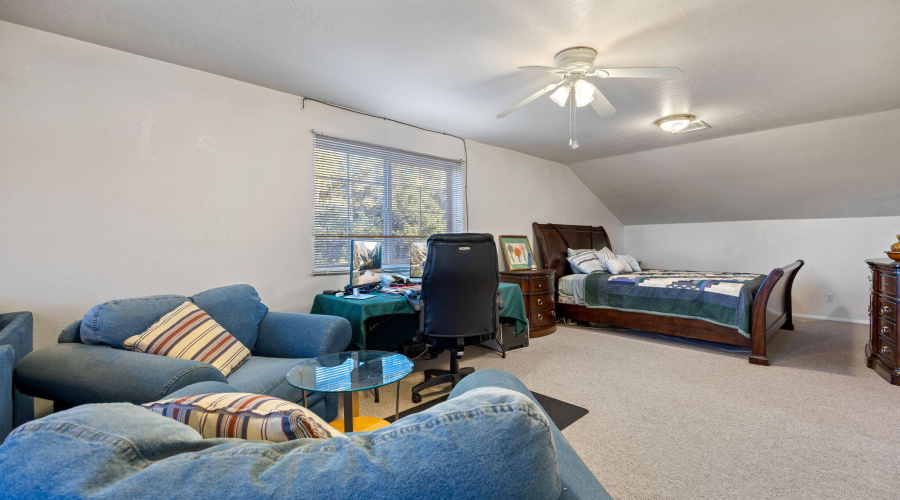 Huge upstairs Bedroom 2