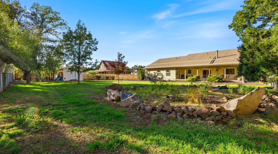 Gorgeous private backyard