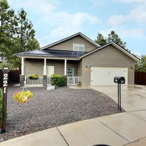 221 N Canyon Lp.