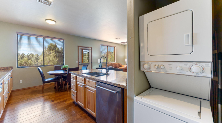 Kitchen/Laundry