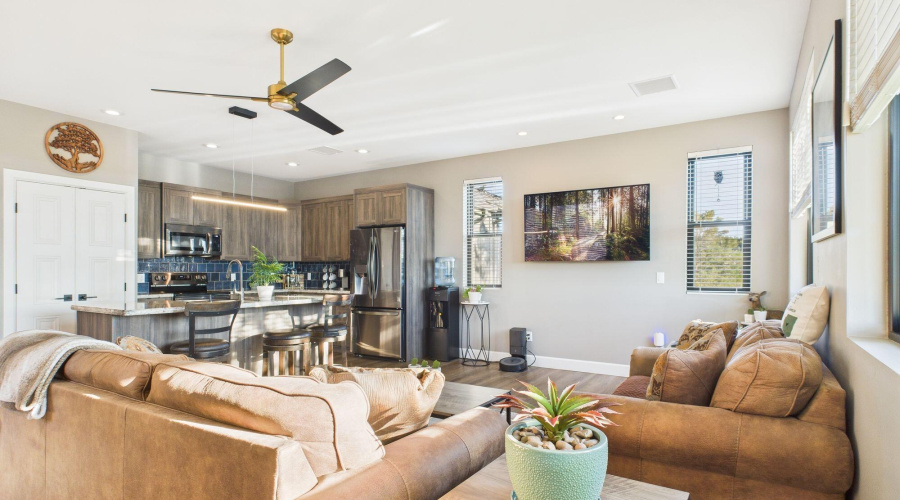 11-web-or-mls-CAM03379G0-PR0153-STILL011