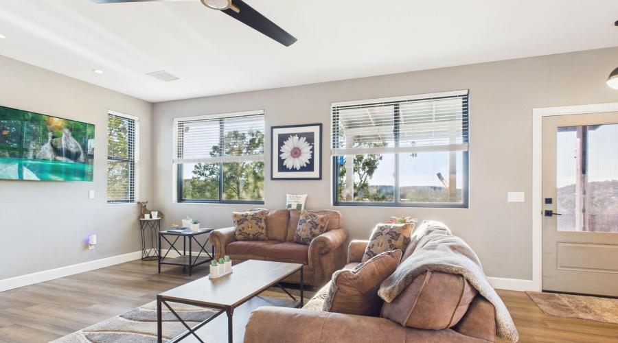 10-web-or-mls-CAM03379G0-PR0153-STILL010