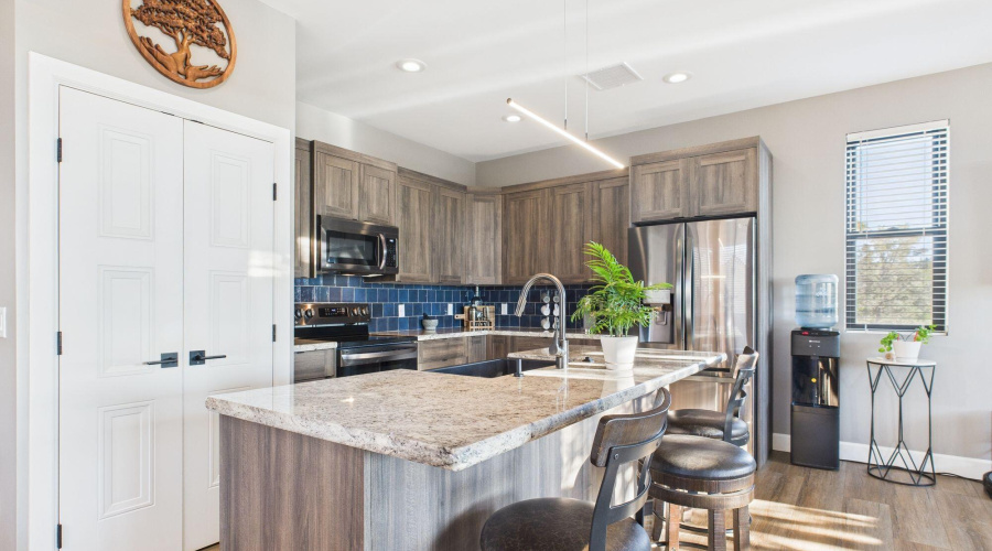 7-web-or-mls-CAM03379G0-PR0153-STILL007