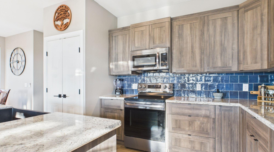 9-web-or-mls-CAM03379G0-PR0153-STILL009