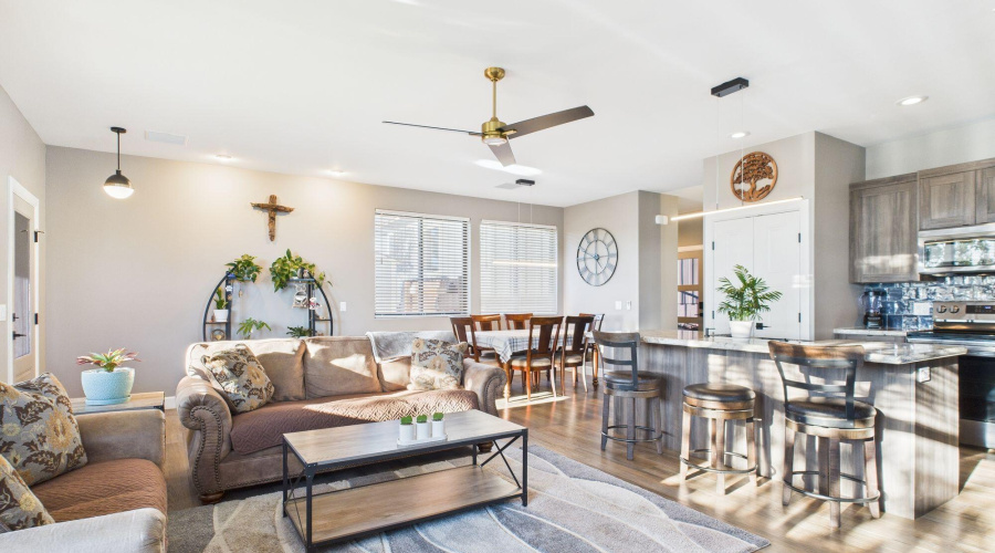 12-web-or-mls-CAM03379G0-PR0153-STILL012