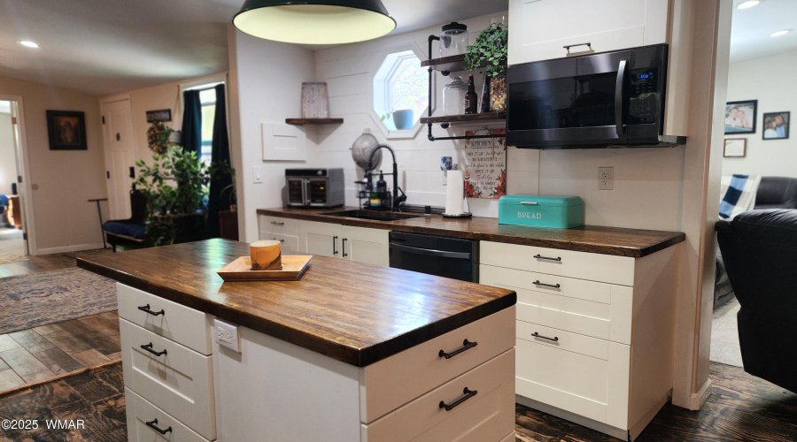 TRACEE REYNOLDS (59)