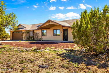 8755 Coronado Drive, Show Low, Arizona 85901, Bedrooms, ,Bathrooms,Residential,For Sale,Coronado,258237