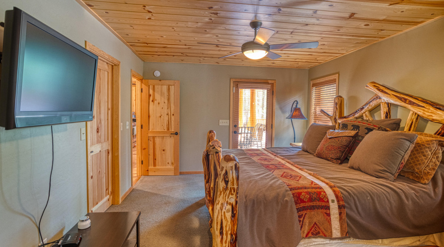 PAX_4842_AuroraHDR2019-edit