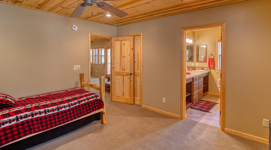 PAX_4809_AuroraHDR2019-edit