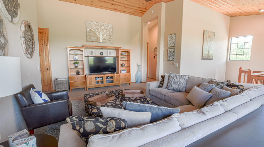 Upper Level Familyl Room