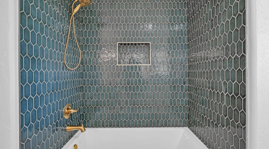 2nd floor shower/bath