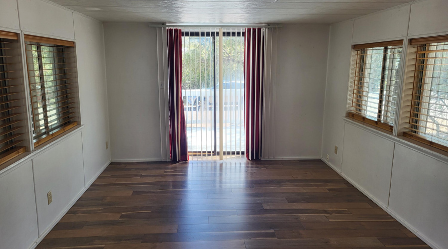 78 1st Bdrm lkg forward