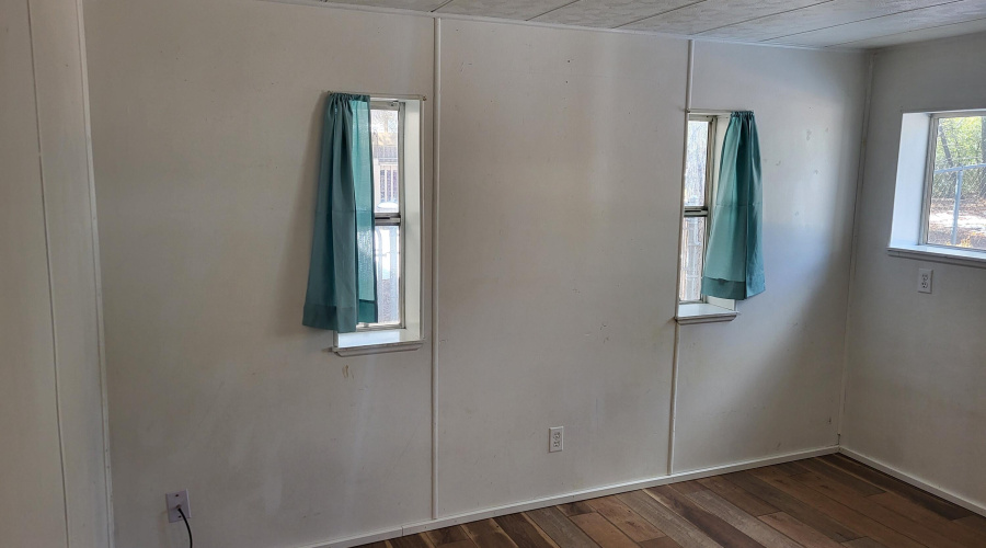 120 2nd Bdrm lkg south