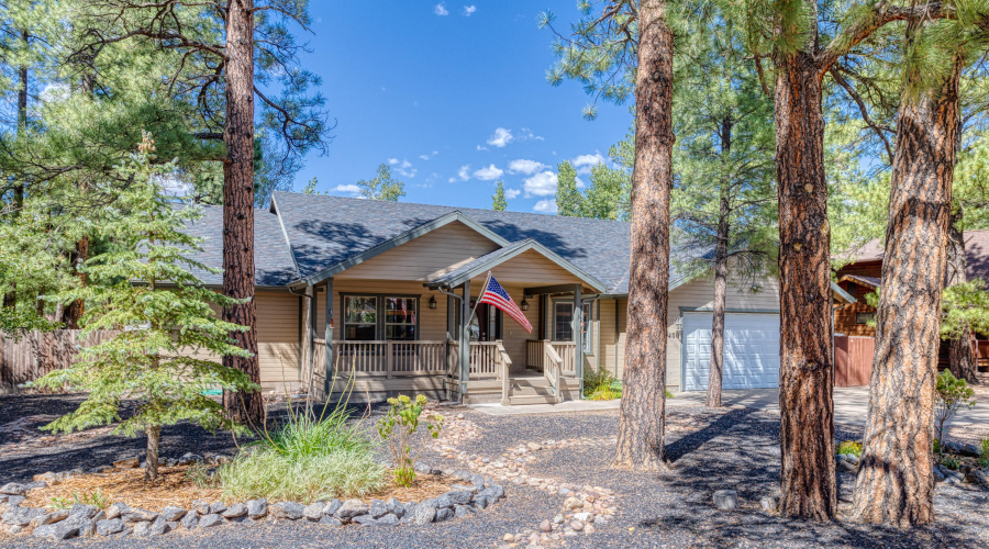 PAX_2899_AuroraHDR2019-edit