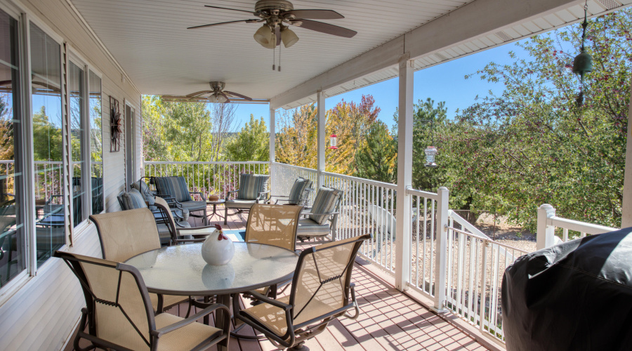 Outdoor covered deck