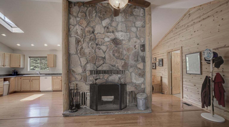 SHOW-STOPPING FIREPLACE!