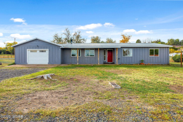 1095 7Th Lane, Eagar, Arizona 85925, Bedrooms, ,Bathrooms,Residential,For Sale,7Th,258303