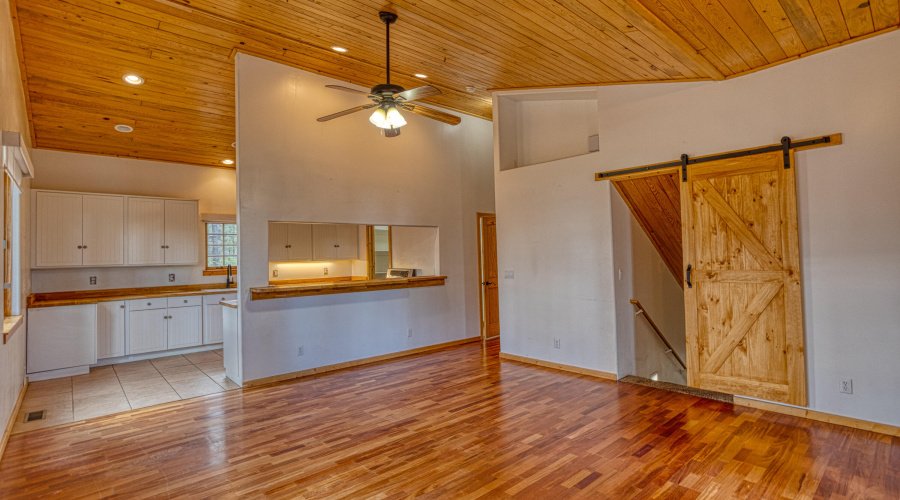 PAX_6735_AuroraHDR2019-edit