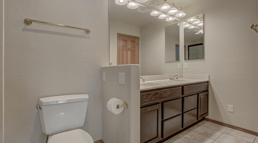 Guest En Suite Bathroom