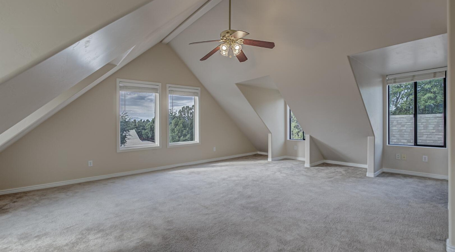 Beautiful loft with views