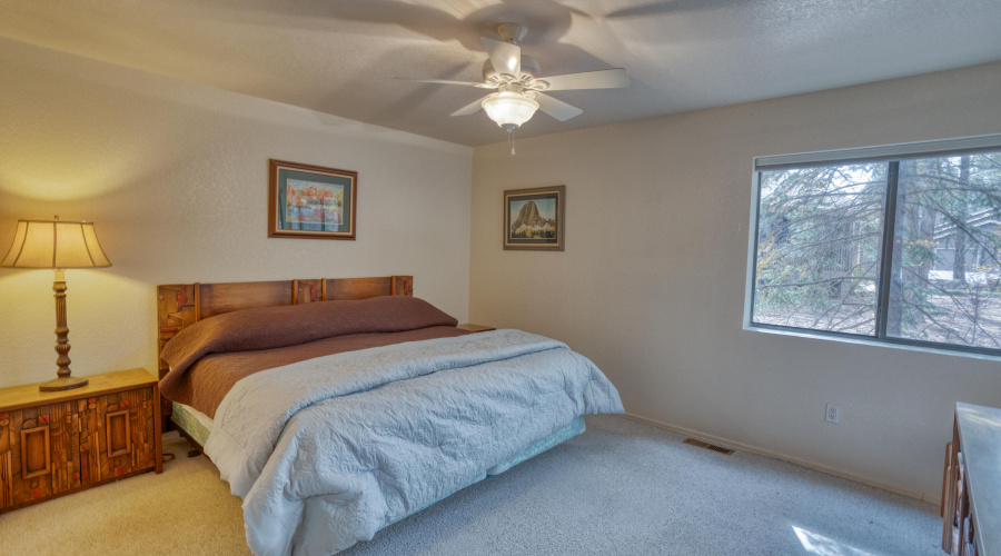 PAX_6807_AuroraHDR2019-edit