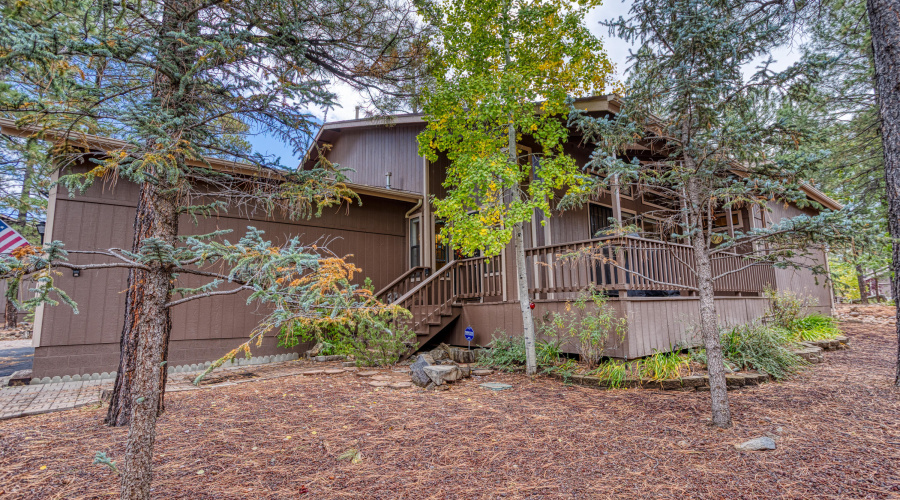 PAX_6852_AuroraHDR2019-edit