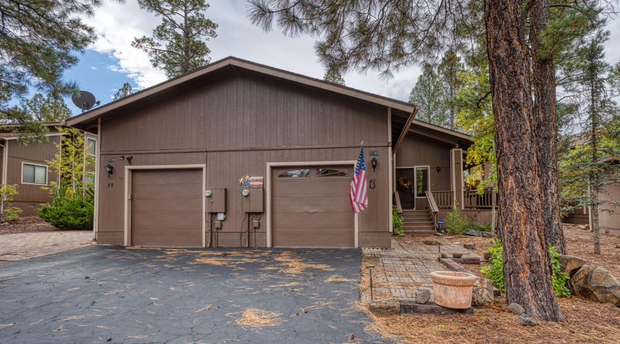 PAX_6858_AuroraHDR2019-edit