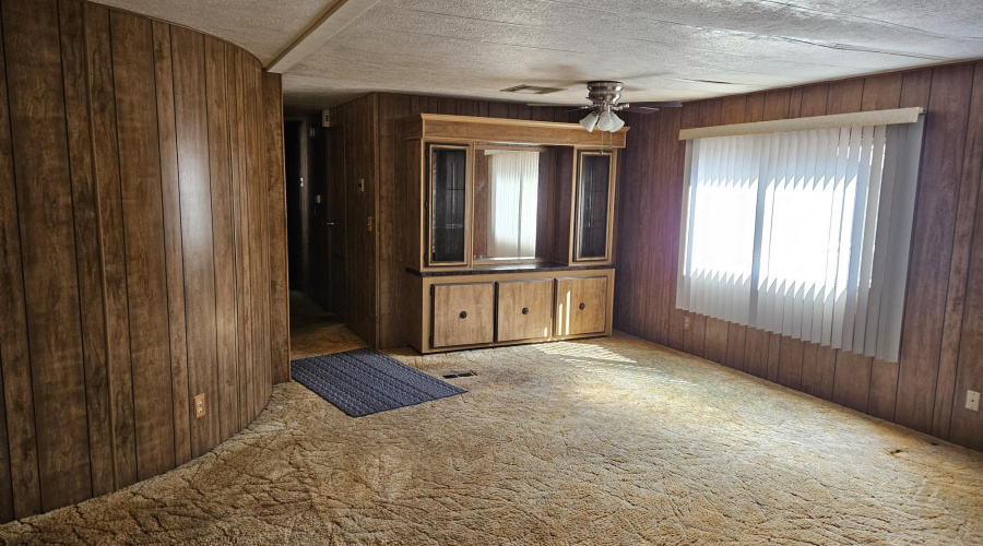 Living Rm looking east