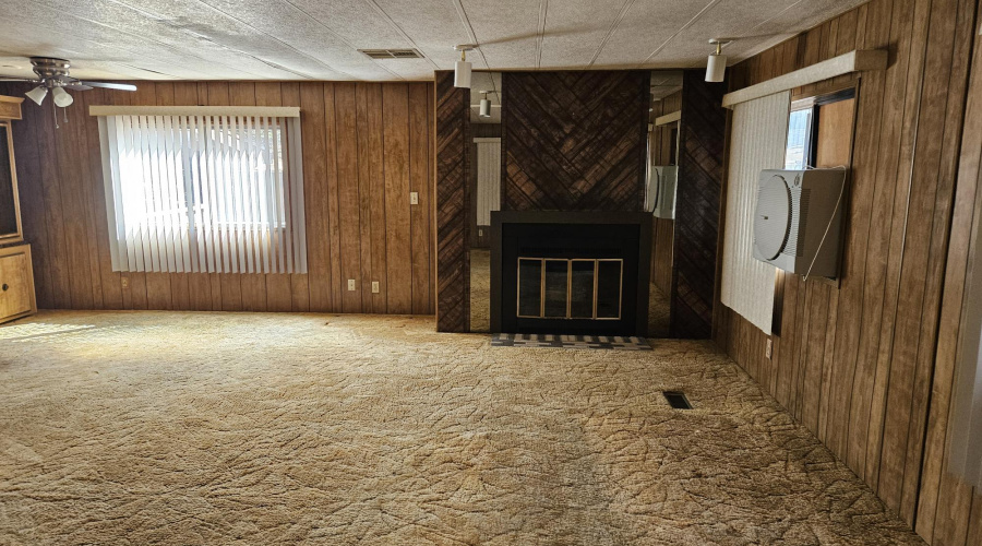 Living Rm. looking south