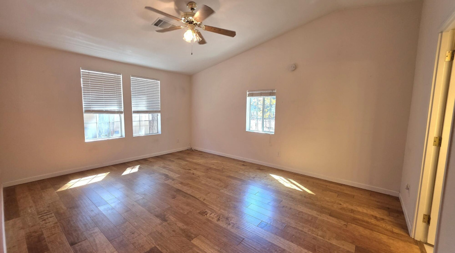 20251017_115640_resized