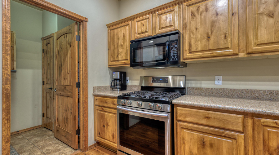 020_photo20_2831_villa_loop_sl_chuck_356