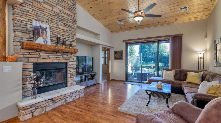 013_photo13_2831_villa_loop_sl_chuck_611