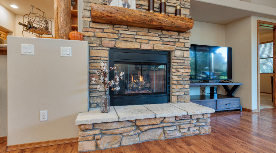 014_photo14_2831_villa_loop_sl_chuck_963