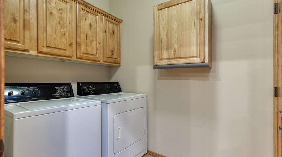 021_photo21_2831_villa_loop_sl_chuck_83