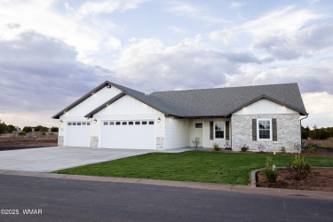 2272 Temple View Road, Snowflake, Arizona 85937, Bedrooms, ,Bathrooms,Residential,For Sale,Temple View,257635