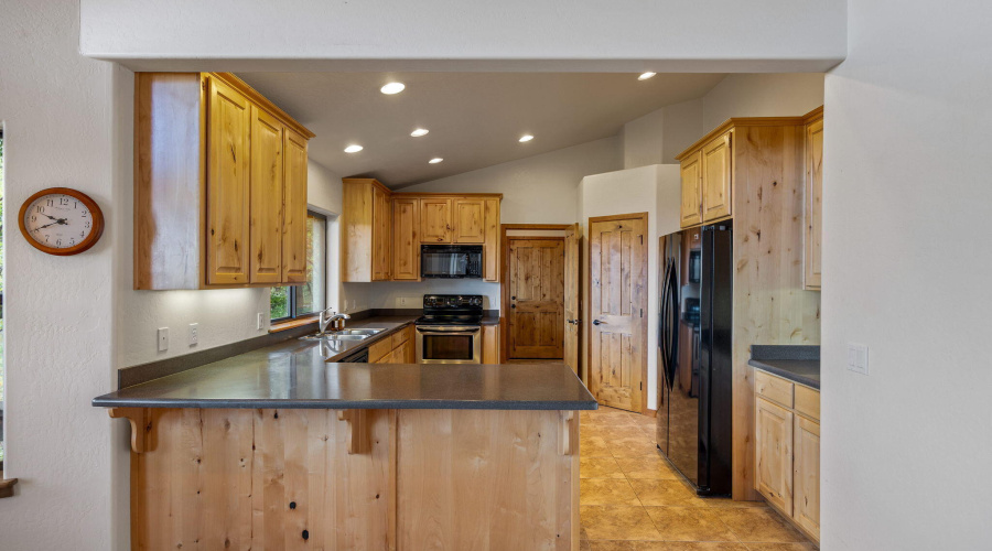 Kitchen/Breakfast Bar