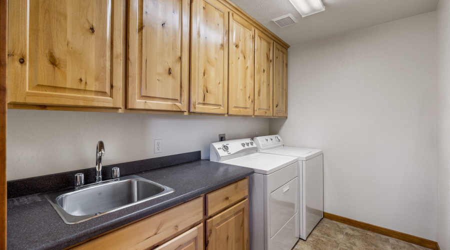 Utility Room with Sink