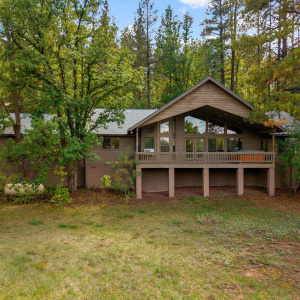 1814 E Elk Ln