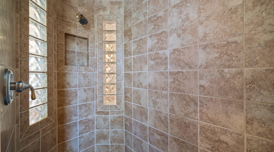 Primary En Suite Walk-in Shower