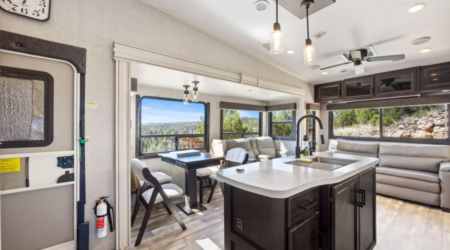 1740EskimoLn-HeberOvergaard-AZ-8