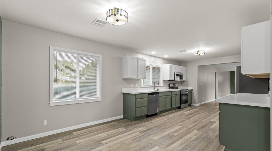 Dining area & Kitchen