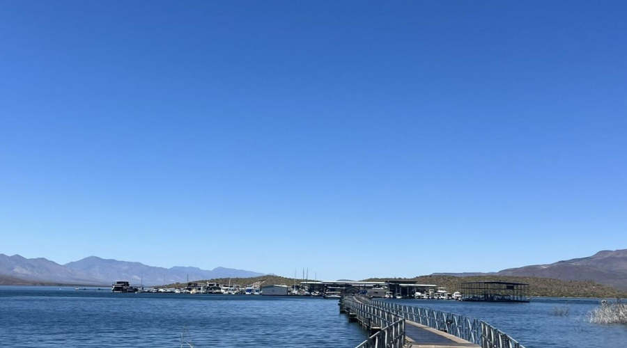 Just minutes Roosevelt Lake Marina!