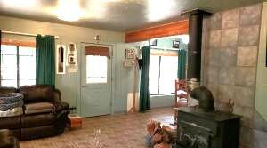 Living Rm Wood stv Centrally located