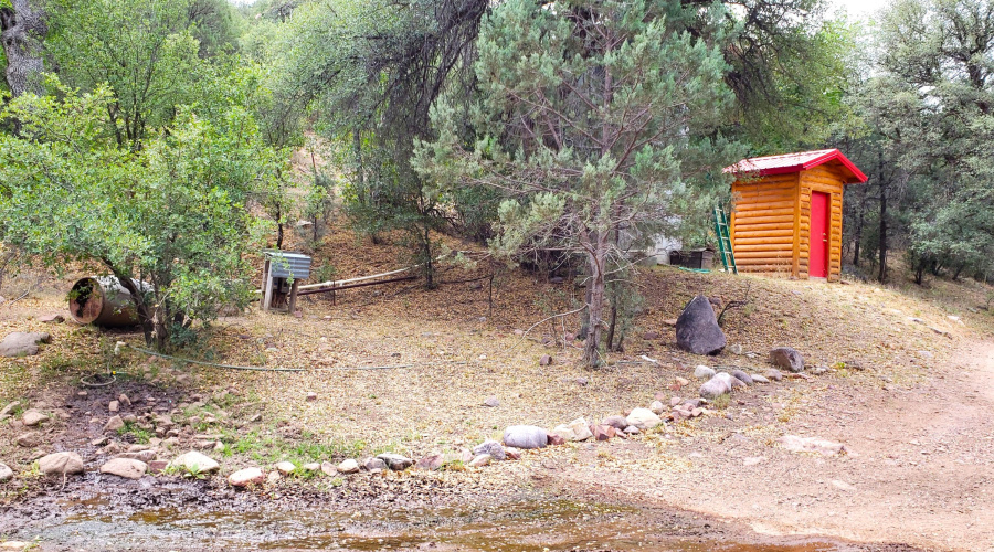 Artesian well & pump hs