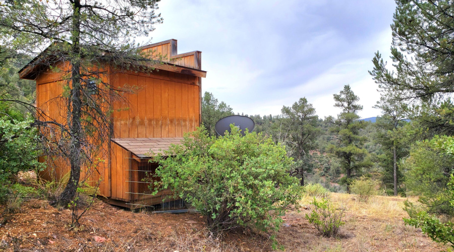 E Knoll Power Shed Back twd Driveway