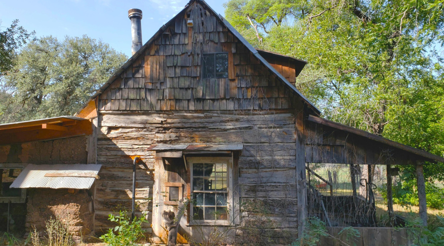 Log & Adobe Hm N side