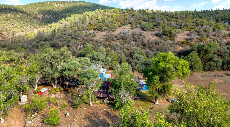 2 Homes & Bunkhs fr the West