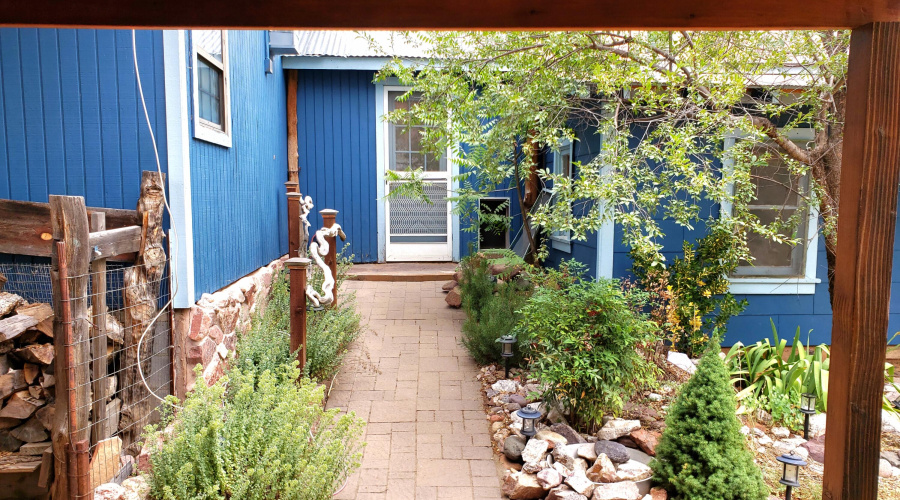 Landscaping betw Homes