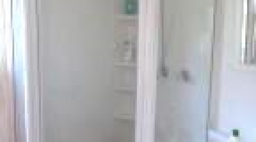 Log Hm 2nd Floor Bath Shwr & Vanity